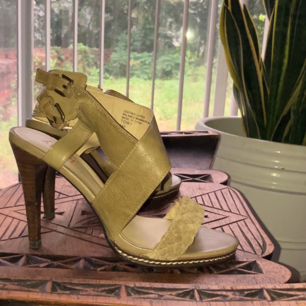 Levity Gold High Heel Sandals with Slingback Strap